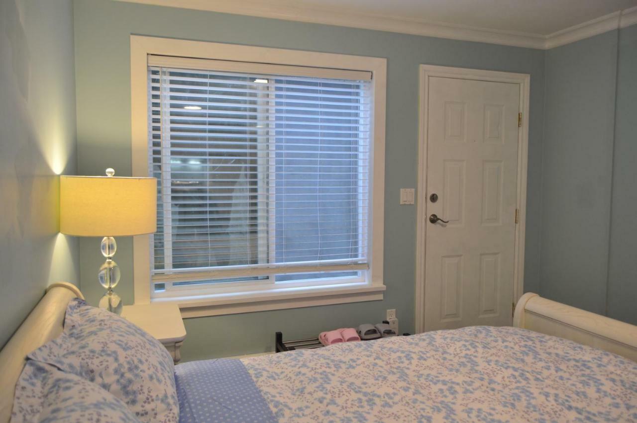 Jane'S Cozy Suite Surrey Exterior foto